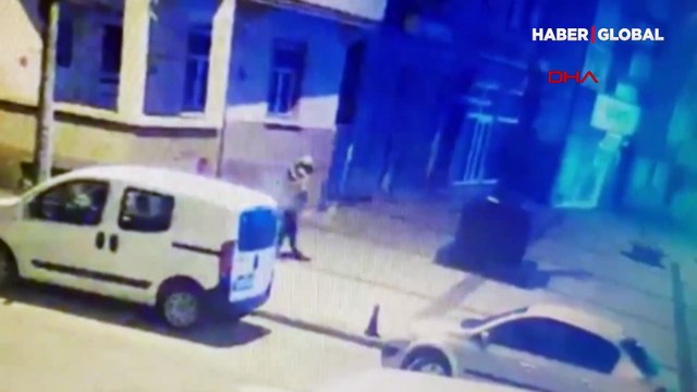 Adalet Anıtı'nın yakılmasında yeni detaylar: Kadın kıyafeti ve topuklu ayakkabı giymiş