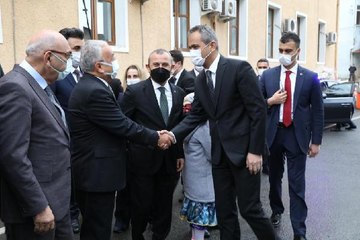 BAKAN ÖZER: 434 DERSLİKTE YÜZ YÜZE EĞİTİME ARA VERİLDİ