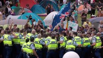 شرطة نيوزيلندا تزيل مخيم اعتصام لمحتجين ضد لقاحات كوفيد
