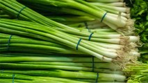 Green Onion का सेवन इन लोगो के खतरनाक| हरे प्याज खाने के नुकसान | Boldsky