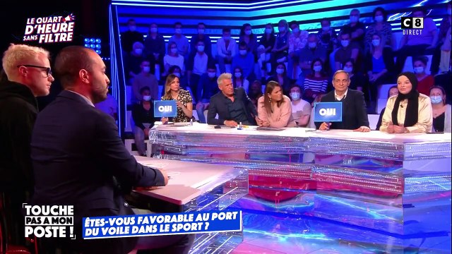 Débat entre Lilia Bouziane, étudiante, et Majid Oukacha, écrivain et youtubeur, sur le port du voile dans le sport dans « TPMP » - VIDEO
