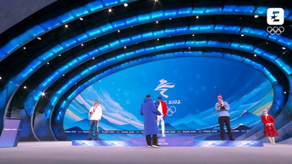 Voici la première Marseillaise des Jeux : Fillon Maillet nage en plein bonheur | JO 2022