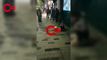 12 yaşındaki İbrahim'in İstiklal Caddesi'nde plastik kova ile yaptığı bateri gösterisi yurttaşlardan büyük ilgi gördü