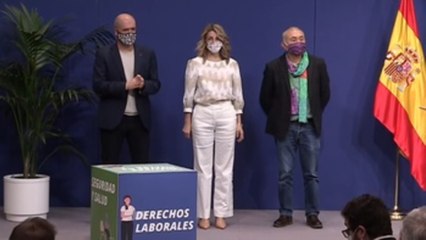 Gobierno y sindicatos pactan subir el SMI a 1.000 euros sin la CEOE