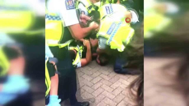 Yeni Zelanda'da aşı ve maske karşıtı 120 protestocuya gözaltı