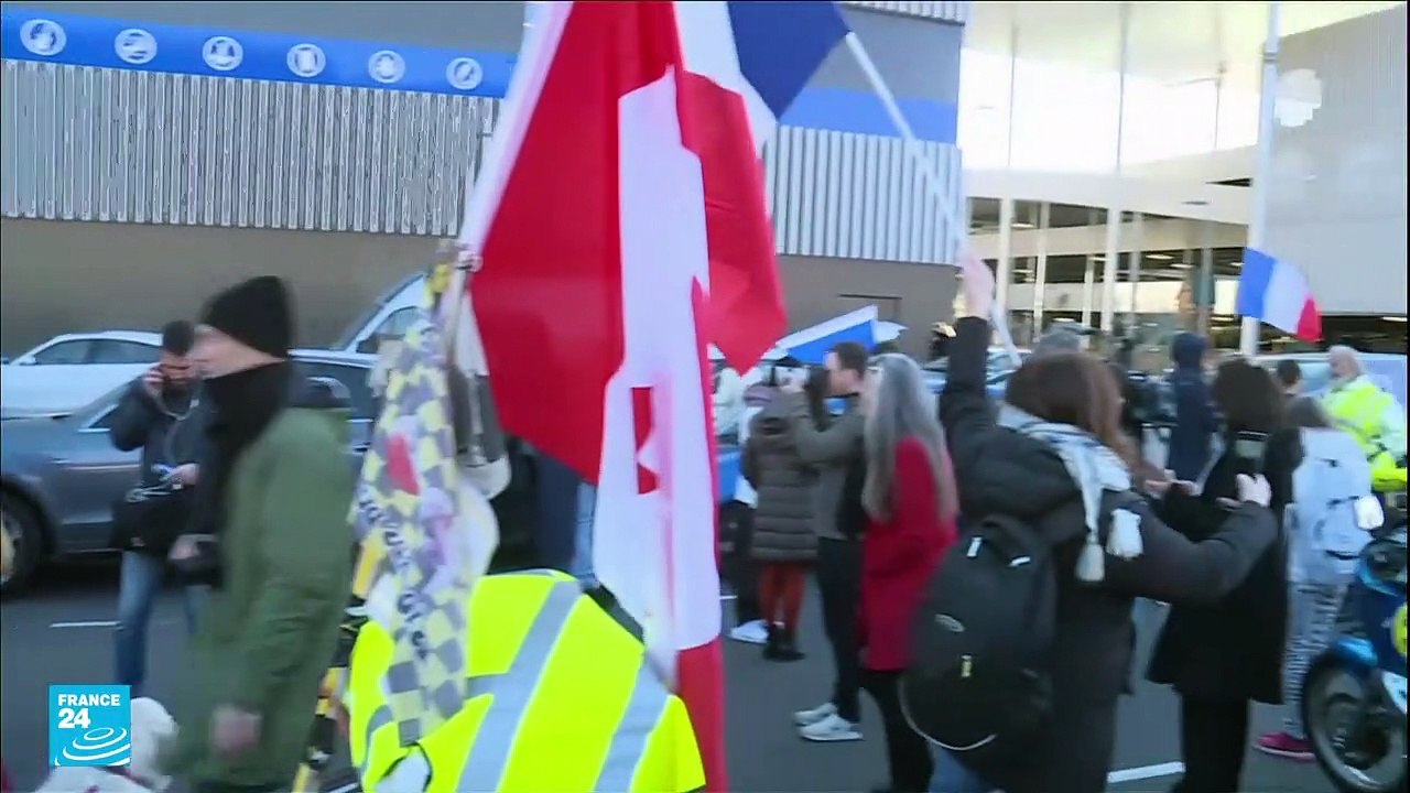 الشرطة تمنع احتجاجات على إجراءات مكافحة كوفيد بباريس