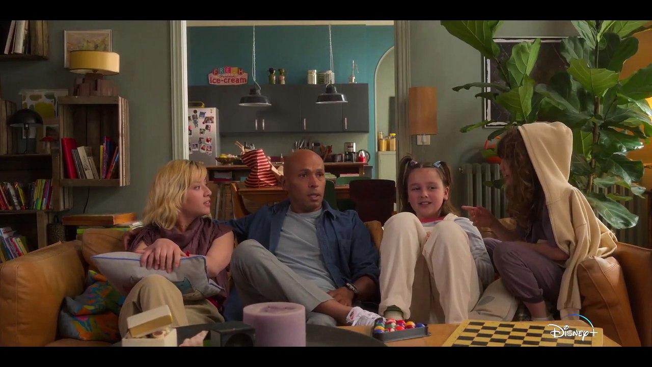 Week-end Family Bande-Annonce