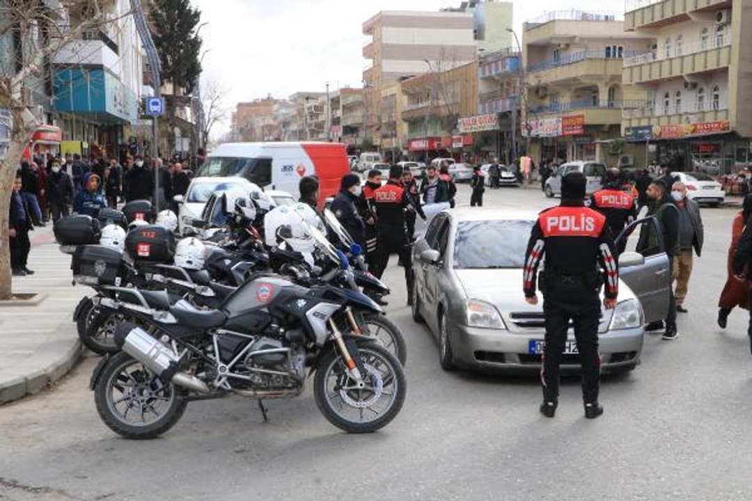 Son dakika haberleri | ŞANLIURFA'DA 200 POLİSLE ASAYİŞ UYGULAMASI 45 GÖZALTI