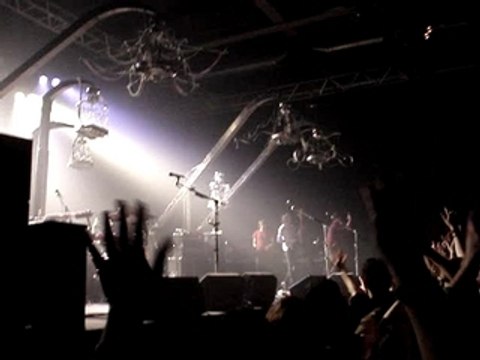 Queens Of The Stone Age - Feel Good Hit Of The Summer