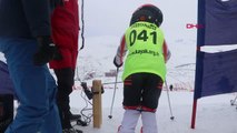 SPOR Alp Disiplini Minikler Kayak Festivali Sivas'ta yapıldı
