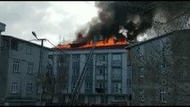 İstanbul'da çatı katındaki dairede çıkan yangın söndürüldü
