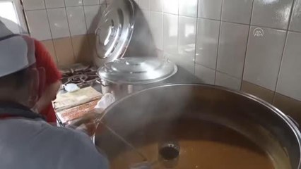 Bekleyen araç sürücüleri ve yolculara çorba ikram edildi