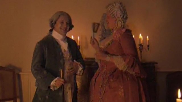 Pourquoi le boutonnage des chemises homme/femme est-il inversé ?