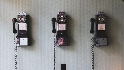 Pourquoi dit-on "allo" au téléphone ?