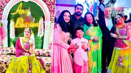 भाई की शादी में बेहद ही खूबसूरत नजर आयी आम्रपाली दुबे, पिंक- येलो लहंगे में लूट लिया दिल