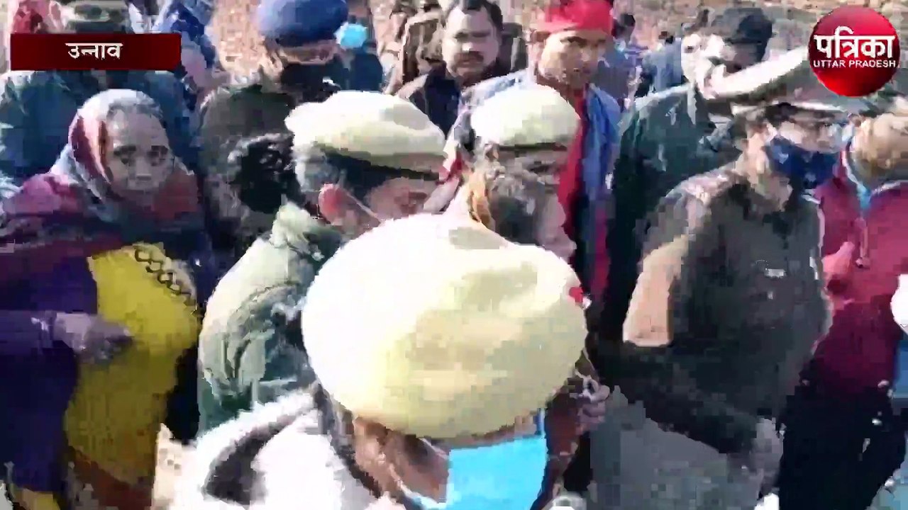 पूर्व राज्य मंत्री फतेह बहादुर सिंह के आश्रम के निकट इस हाल में मिली किशोरी