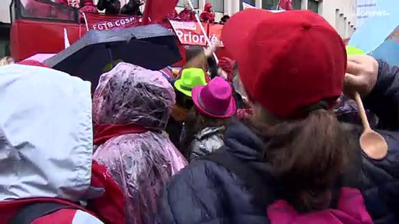 'Wir können nicht mehr' - belgische Lehrer gehen wegen zu viel Stress auf die Straße