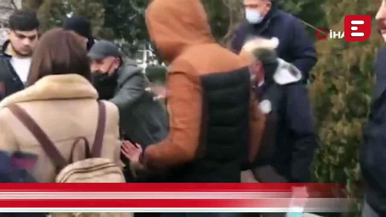 Otobüs şoförüne bıçaklı saldırı! Saldırgana linç girişimi!