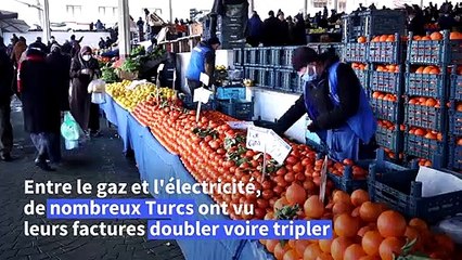 Turquie: face à la flambée des prix, la population essaie de réduire ses dépenses