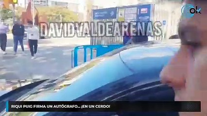 Riqui Puig firma un autógrafo... ¡en un cerdo!