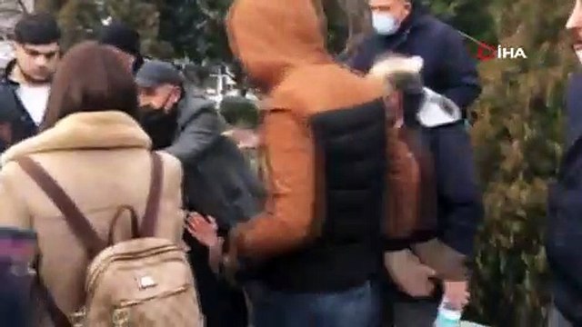 Şoförlerin meydan dayağını görüntüleyen İHA muhabirine saldırı