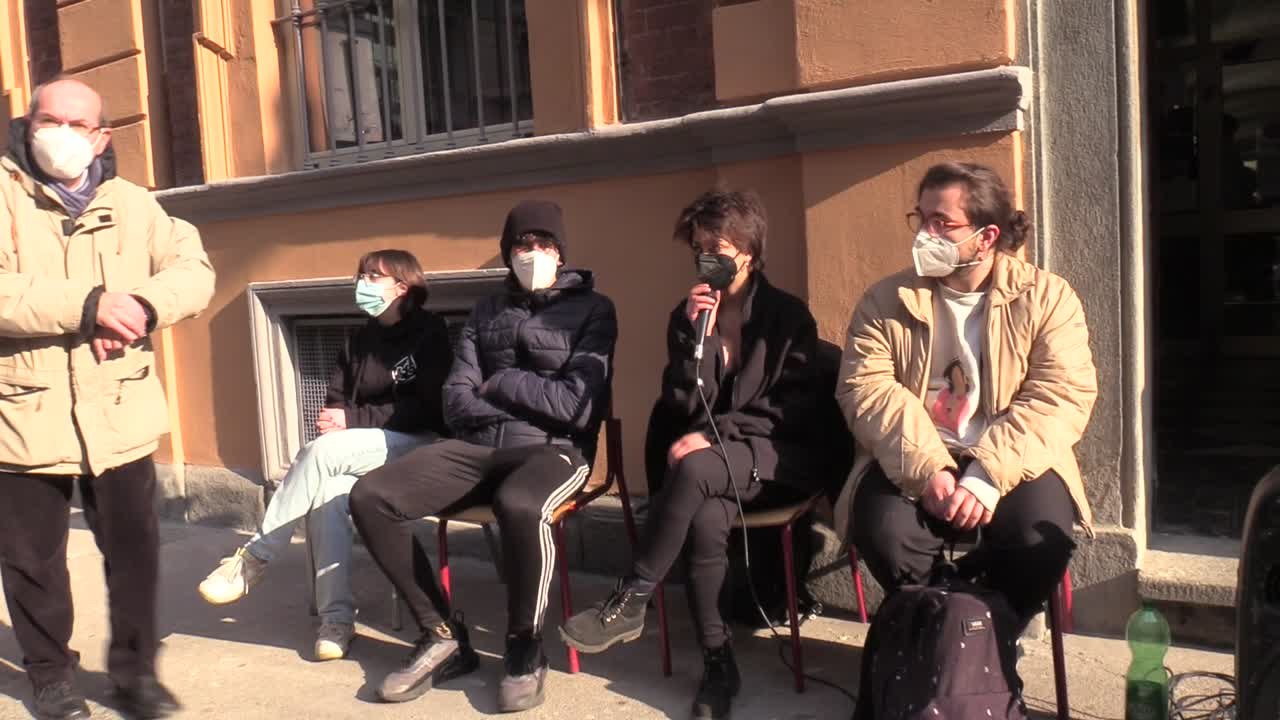 Torino, studenti rispondono alla ministra dell'interno Lamorgese: "Non siamo infiltrati"