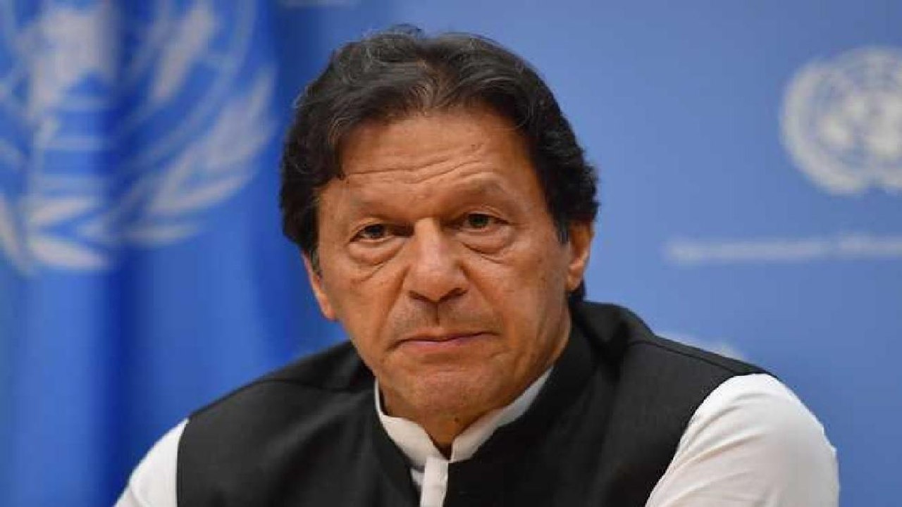 Khabardar: Pakistan reacted on India's Hijab controversy