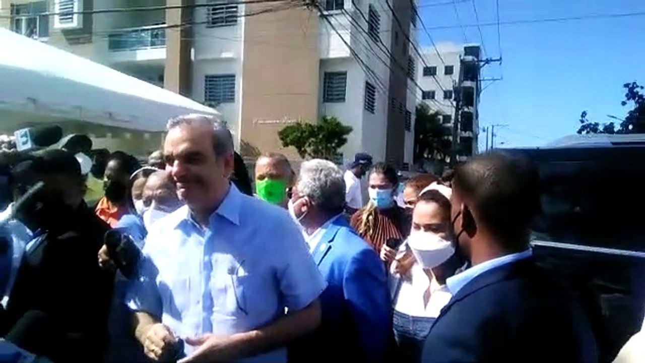 Presidente Abinader y ministro Obras Públicas supervisan plan de asfaltado SPM