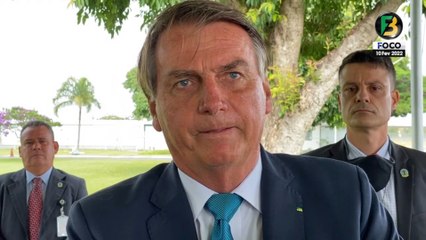 Bolsonaro afirma que o Brasil vive 'ditadura de canetas' e que algo irá acontecer para 'nos salvar'