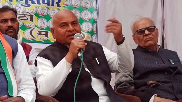 ‘शहरों के नाम बदलने की तरह अपने बाप के नाम भी बदलें भाजपा नेता’