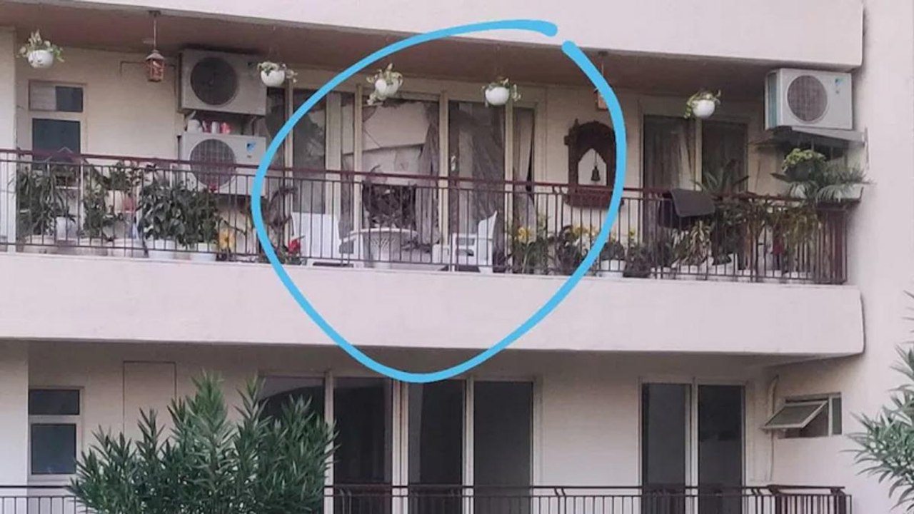 Roof collapses in Gurugram apartment, 2 dead, r...