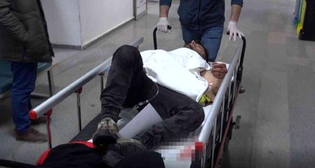 Gençlerin alacak verecek kavgası kanlı bitti: 1 ağır yaralı