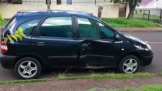 Colisão de trânsito envolvendo carro e motocicleta é registrada em Cascavel