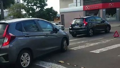 Colisão entre dois carros é registrada no Centro
