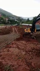 Rota para a praia, pela BR-262, recebe desvio improvisado após 17 dias