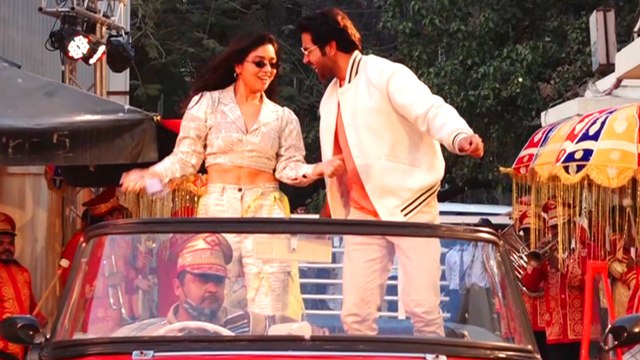 Rajkummar Rao, Bhumi Pednekar Begin Dancing At The Screening Of Badhaai Do