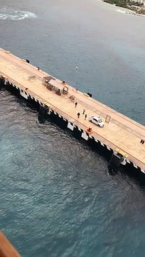 Croisière : un couple oublié sur une île, la compagnie défend les avoir appelés