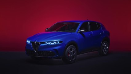 The new Alfa Romeo Tonale Design in Misano Blu