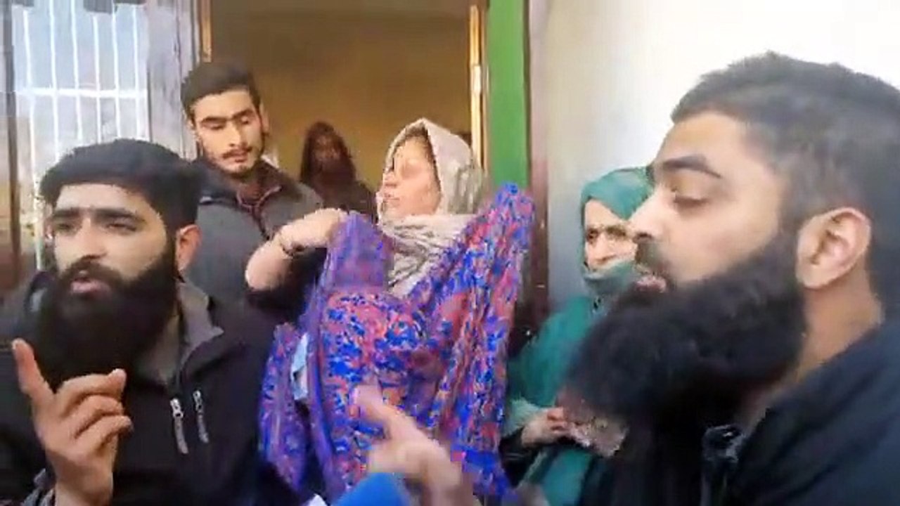 Two girls attacked with knives in Srinagar