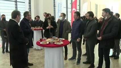 Bakan Kasapoğlu, Kış Olimpiyatları'nda 6. olan Furkan Akar'la bir araya geldi