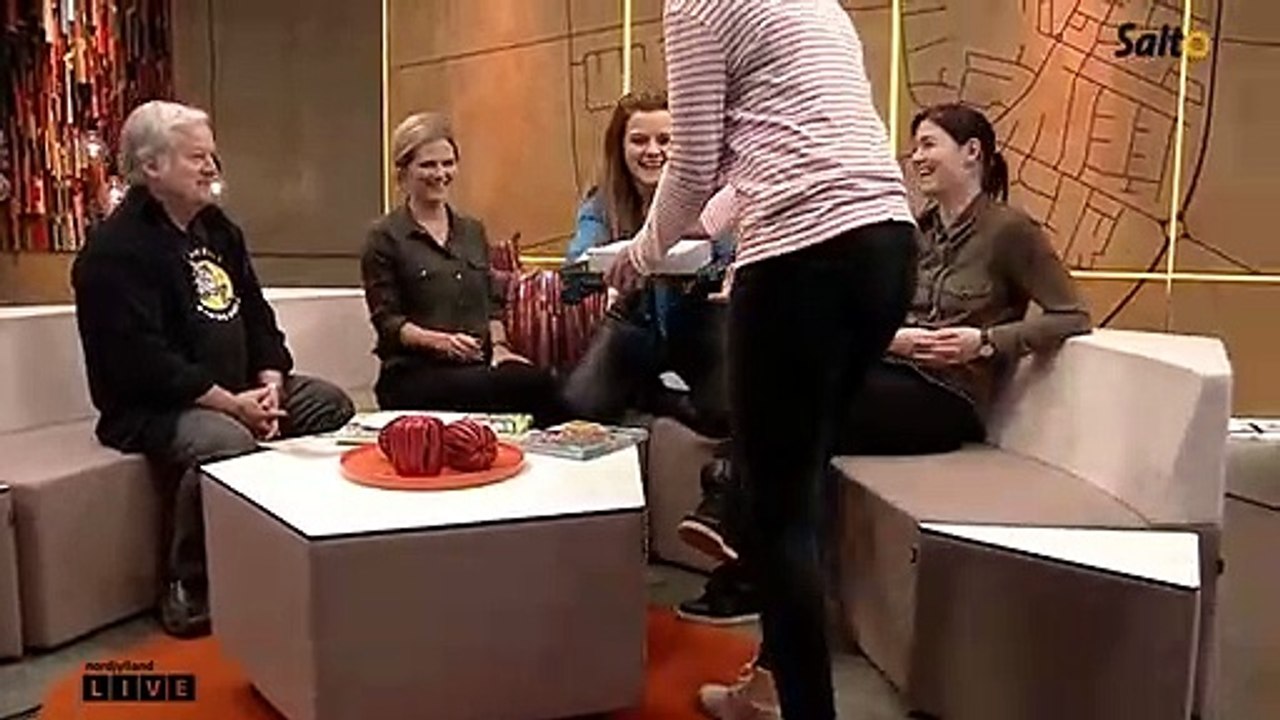 Jenni Elisabeth Boelt om orlov samt job på Skagens museum og herregårdsbøf til Anne Kejser | 19-10-2015 | TV2 NORD @ TV2 Danmark