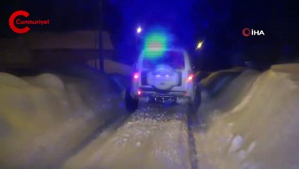 1 metreyi aşan karda sağlık ekiplerinin hasta kurtarma mücadelesi