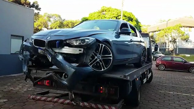 Veículos envolvidos em grave acidente e tentativa de homicídio são levados à Delegacia