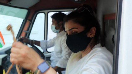 Raveena Tandon Father Last Rites Full Video Viral,रो - रोकर  रवीना का बुरा हाल | Boldsky