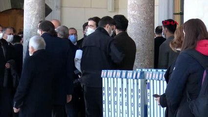 CUMHURBAŞKANI ERDOĞAN, CUMA NAMAZI SONRASI GAZETECİLERİN SORULARINI YANITLADI-1