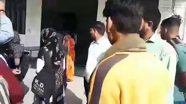 हिजाब पर विवाद: कर्नाटक के बाद जयपुर के इस कॉलेज में हिजाब और बुर्का पहन कर पहुंची छात्राएं