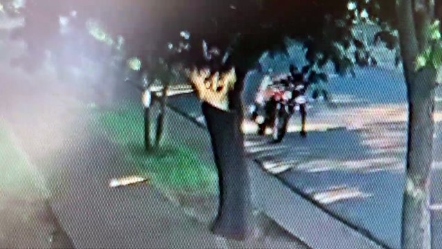 Imagem flagra homem furtando motocicleta no Bairro Alto Alegre