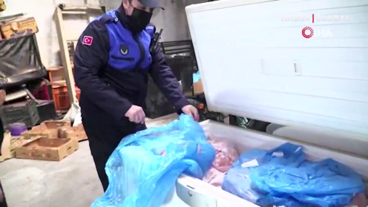 İnsan sağlığını hiçe saydılar! Kaçak tavuk operasyonunda şaşırtan görüntü