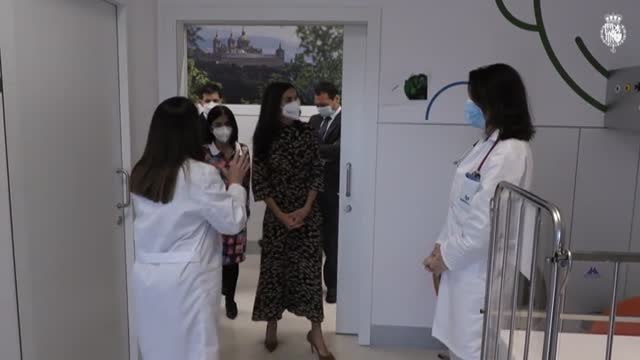La Reina Letizia visita el Centro de Protonterapia Quirónsalud