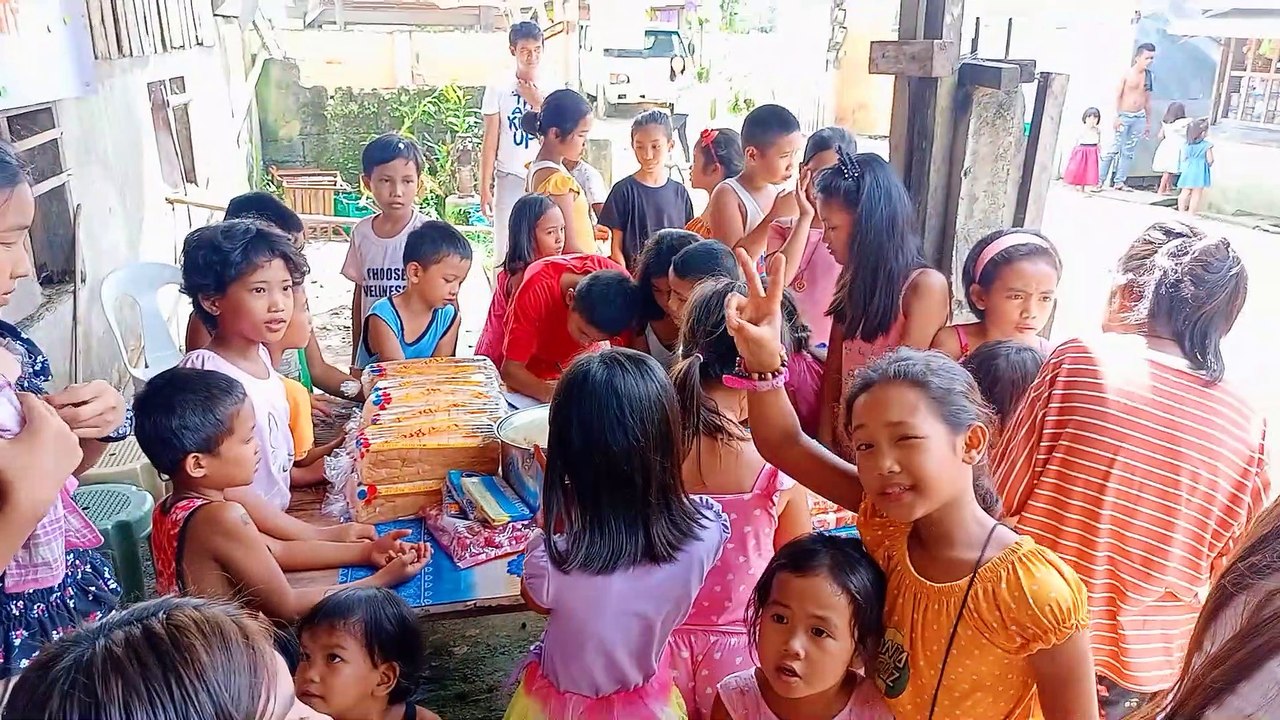 CHILDREN'S GROUPFIE